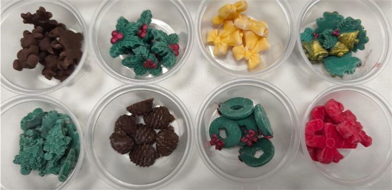 Ручной работы съедобные изделия из сахарной мастики и пищевого красителя. МИКС. Вес 5-10гр. Размер 1-3см. Кол-во 5-10шт. 49479 - фото 14357