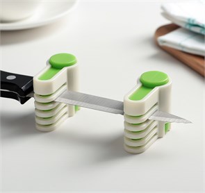 {{productViewItem.photos[photoViewList.activeNavIndex].Alt || productViewItem.photos[photoViewList.activeNavIndex].Description || 'Фиксатор ножа для нарезания коржей, 9×5×2 см'}}